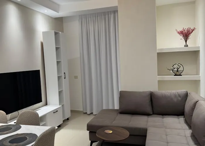 Διαμέρισμα Golden Tower Center *
