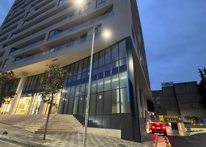 Golden Tower Center Τίρανα