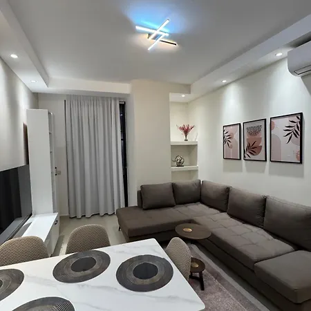 Golden Tower Center * Tiran